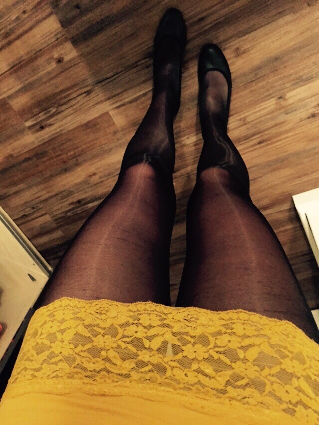 Tall blonde amateur hottie small tits long legs — 32