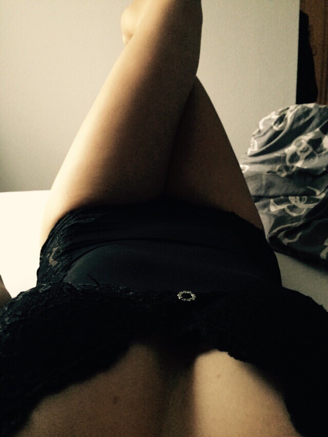 Tall blonde amateur hottie small tits long legs — 30