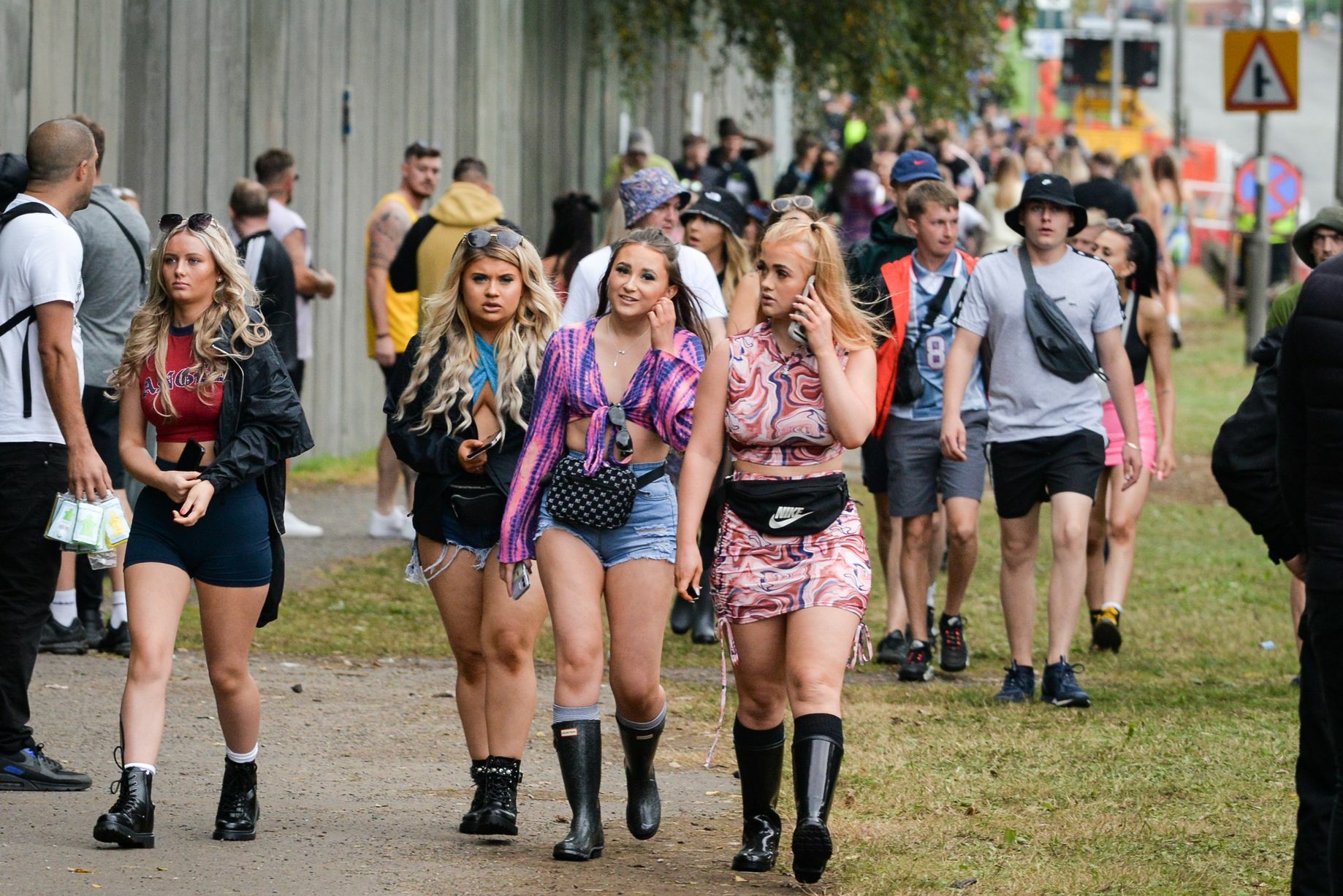 Parklife slags make my tiny dick hard — 25