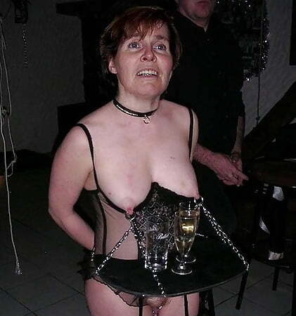 Nipple ring serving trays — 16