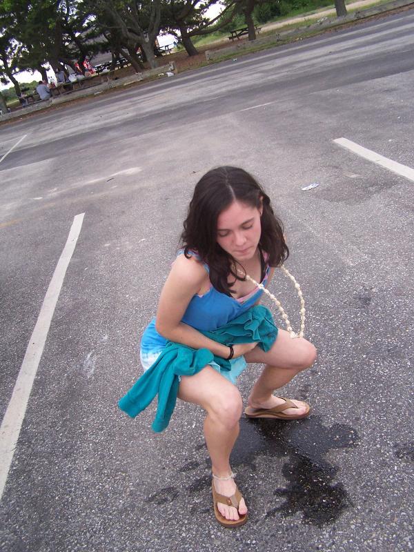 Girls Going to the Toilet Outdoors — 10