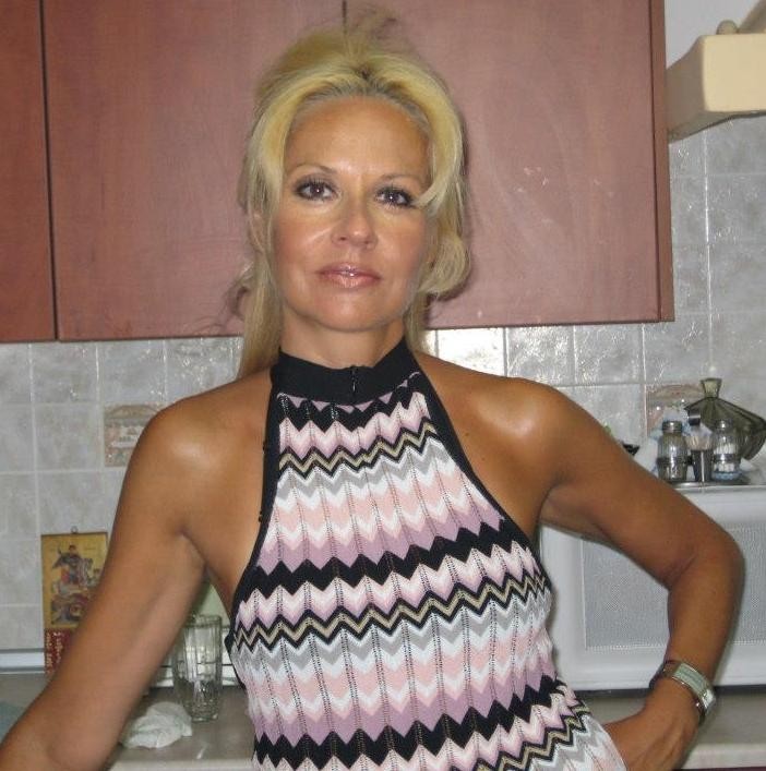 Sexy Moms, Cougars &amp;amp; MILFS — 8